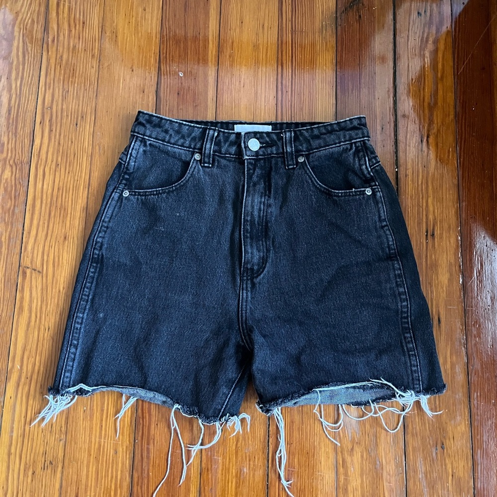 Rolla’s Longline Black Denim Shorts